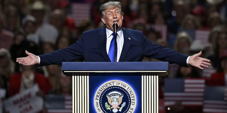 Trump Makes Dubious Pledge To Give Every U.S. Adult $5,000 If GOP Wins ($1 Trillion Price Tag)